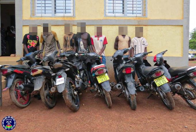 Ouagadougou: deux réseaux de présumés voleurs à main armée démantelés