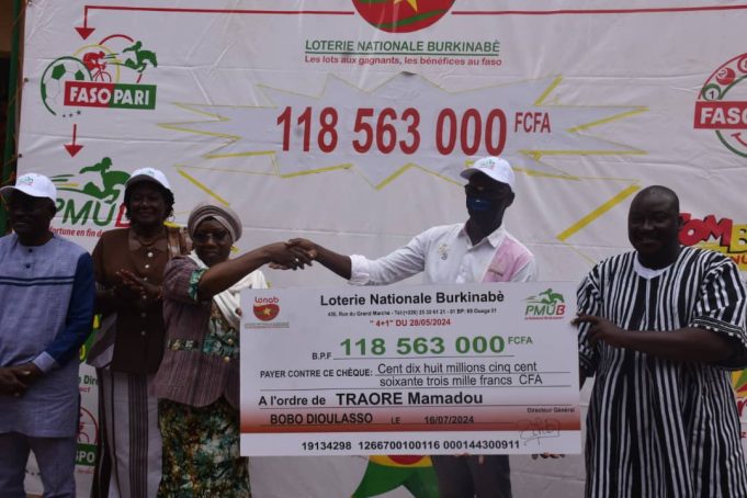 Bobo-Dioulasso/LONAB: Mamadou Traoré remporte la cagnotte de 118 563 000 FCFA au 4+1