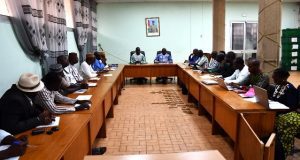 Burkina: l’affiliation des chauffeurs routiers à la CNSS discutée entre le gouvernement et les acteurs