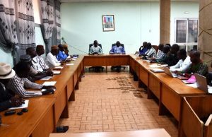 Burkina: l’affiliation des chauffeurs routiers à la CNSS discutée entre le gouvernement et les acteurs