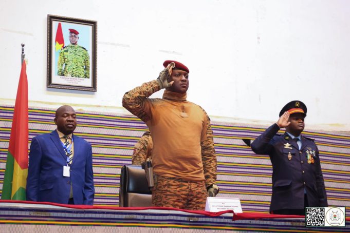 Transition au Burkina: l’engagement du président Traoré salué au Niger