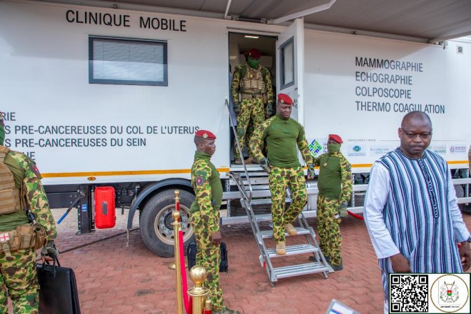 Burkina: des cliniques mobiles et des équipements de la chaîne de froid pour l’amélioration de l’offre de soins