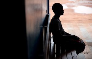 Près d’un quart des adolescentes en couple subissent des violences de la part de leur partenaire, selon l’OMS
