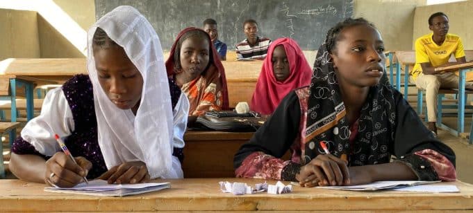 Education: un plan pour s’attaquer à la crise qui ne s’apaise pas