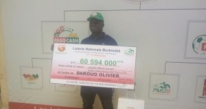 LONAB: un calligraphe remporte un gros lot de 60 594 000 FCFA au PMU’B