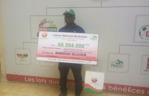 LONAB: un calligraphe remporte un gros lot de 60 594 000 FCFA au PMU’B
