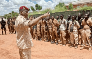Burkina: le chef d’Etat-major général adjoint des armées à l’écoute des Forces vives à Djibo