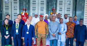 Burkina: des hommes d’affaires chinois et burkinabè chez le Chef de l’Etat