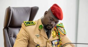 Guinée: le président Mamadi Doumbouya rappelle 12 ambassadeurs en poste à l’étranger