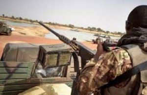 Mali: une double attaque terroriste et beaucoup de questions