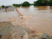 Banfora: le pont de Tarfila de nouveau submergé