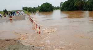 Banfora: le pont de Tarfila de nouveau submergé