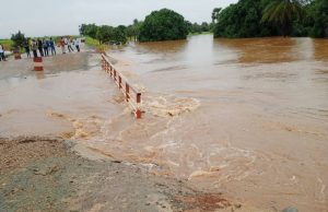 Banfora: le pont de Tarfila de nouveau submergé