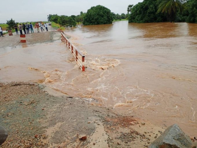 Banfora: le pont de Tarfila de nouveau submergé