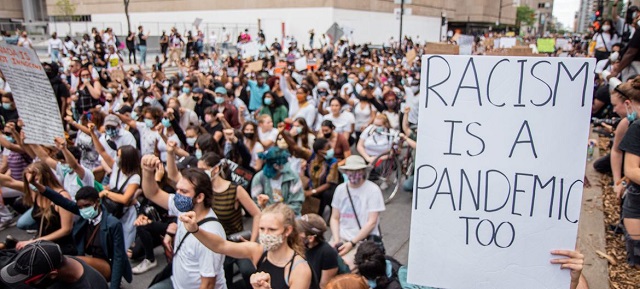 Des manifestants contre les abus policiers (Image archive)
