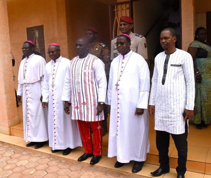 Burkina/Cohésion sociale: des émissaires du président Traoré chez les responsables de l’Eglise catholique