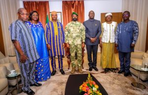 Coopération: le colonel Assimi Goïta reçoit le président du Parlement burkinabè