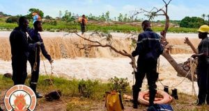 Banfora: un homme perché sur arbre au milieu des eaux sauvé à Tangoura