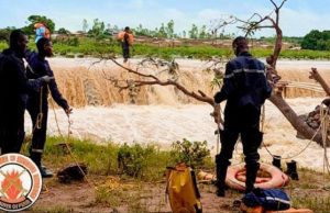 Banfora: un homme perché sur arbre au milieu des eaux sauvé à Tangoura