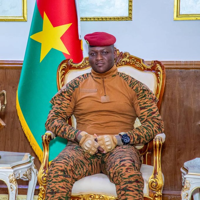 Burkina: le capitaine Ibrahim Traoré et les grandes questions du moment en 90 minutes