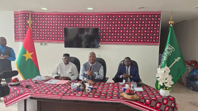 Arabie Saoudite: des échanges fructueux entre le président de l’ALT et la communauté burkinabè