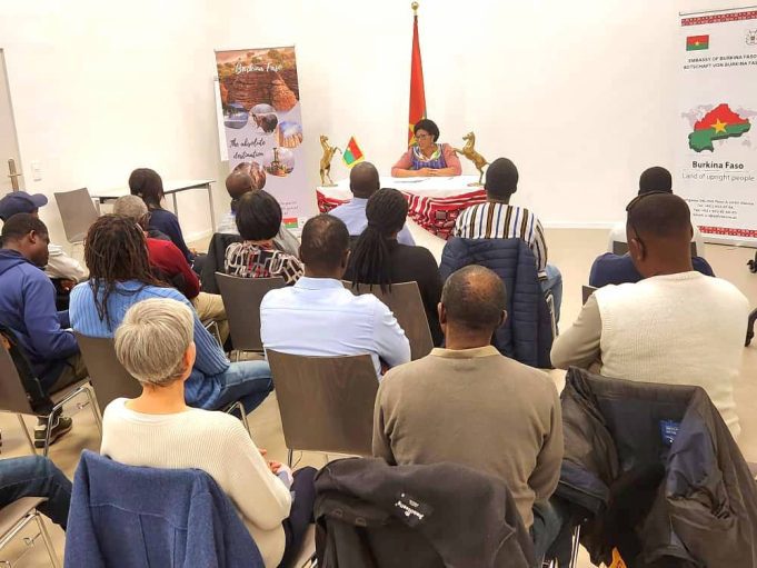 Vienne: la diaspora burkinabè mobilisée pour l’effort de paix