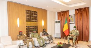 AES: les chefs d’Etat-major chez Assimi Goïta