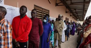 Législatives anticipées: les Sénégalais votent pour élire 165 députés