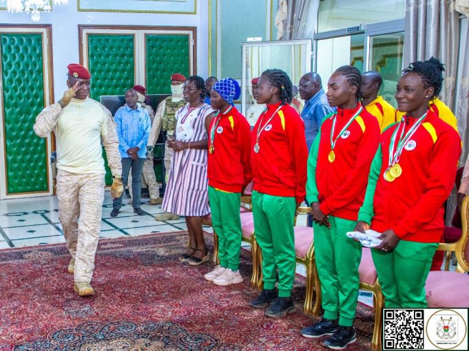 Cyclisme féminin : le Chef de l’État satisfait de la prestation des Etalons au Burundi