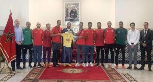 35e Tour cycliste du Faso: le Maillot jaune et ses coéquipiers reçus par l’ambassadeur marocain