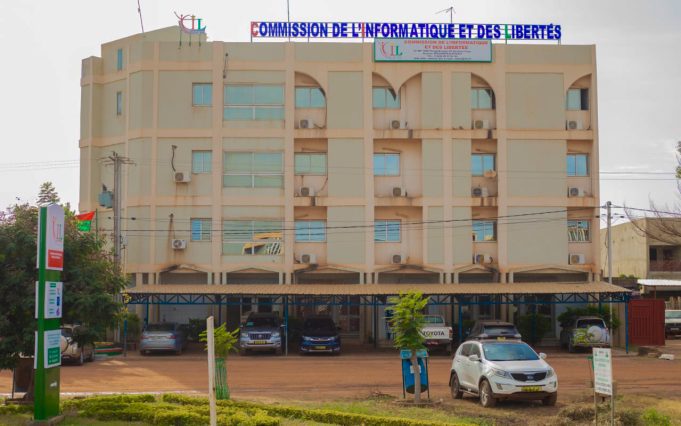 Burkina: des inquiétudes face à la diffusion d’images de personnes sans leur consentement