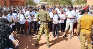 Camp militaire de Bobo-Dioulasso: les étudiants de l’Université de l’Unité africaine relèvent toujours le défi!