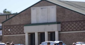 Une élève tue son enseignant et un de ses camarades