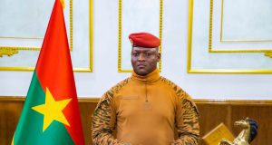 Burkina: le président Traoré annonce la création de tribunaux coutumiers