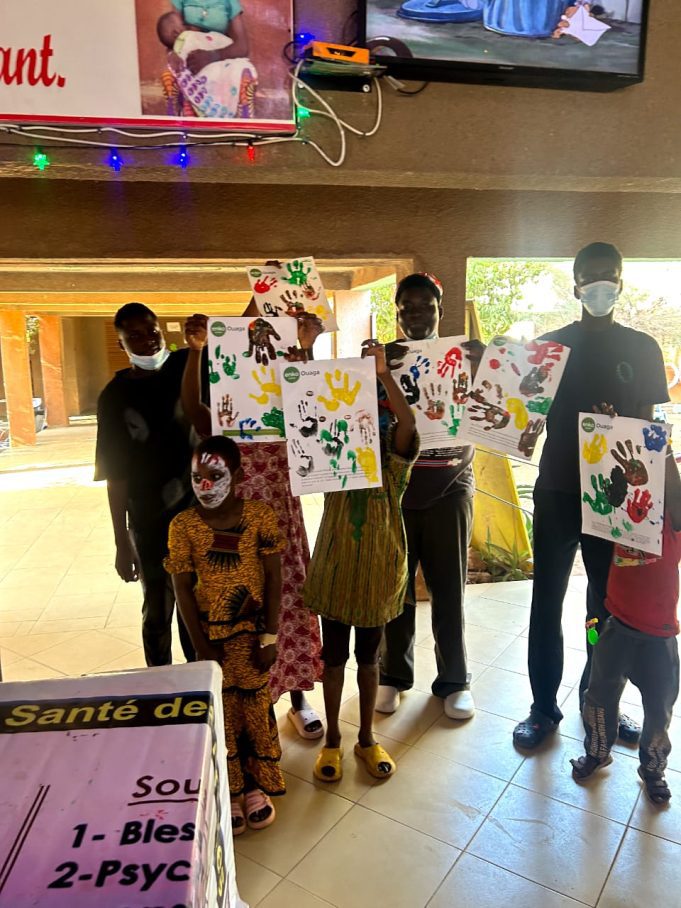 «Un Sourire pour Noël»: Hans Meda illumine la vie des enfants atteints de cancer et lance un appel pour leur salle de jeux