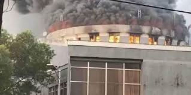 assemblée nationale du Liberia en feu