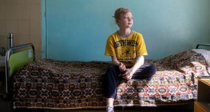Ukraine : la cheffe de l’UNICEF appelle à une meilleure protection des enfants « pris dans ce cauchemar »