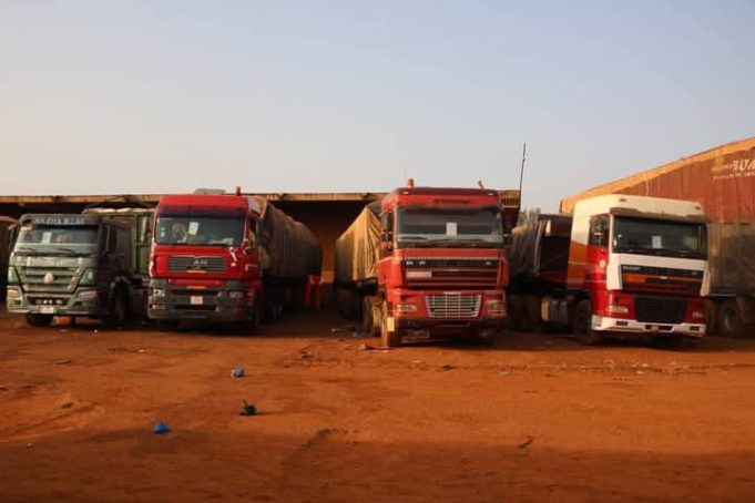 Burkina: 23 camions transportant illégalement du niébé et des amandes de karité interceptés