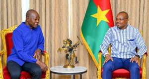 Mausolée Thomas Sankara: l’architecte Diébédo Francis Kéré fait le point au Premier ministre