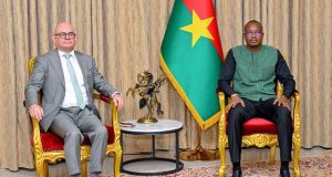 Coopération bilatérale: le Premier ministre burkinabè reçoit l’ambassadeur de Belgique