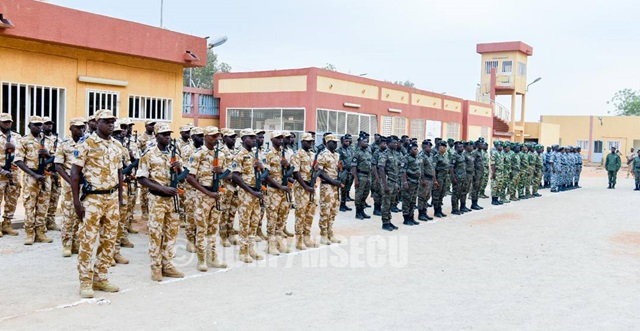 Les corps militaires et paramilitaires
