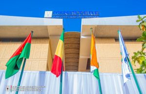 AES: Montée des couleurs symbolique pour réaffirmer la détermination des pays membres