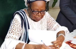 Burkina: la «dame de fer» accouche de «la fille des Rochers»