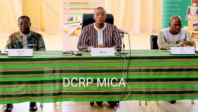 Burkina: le ministre du Commerce à l’écoute du personnel de son département