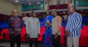 FESPACO 2025: Le Ministre Pingdwendé Gilbert Ouédraogo visite des salles de projection
