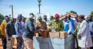 Burkina: la construction d’une cinquantaine de centres médicaux communaux lancée à Bérégadougou