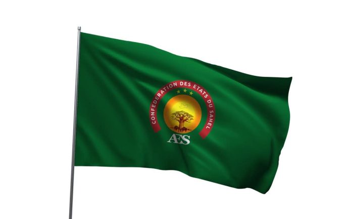 AES: lancement du drapeau de la Confédération des États du Sahel