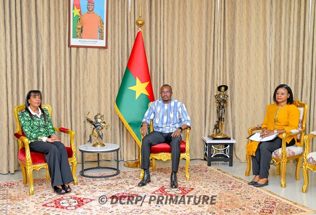 Le Premier ministre recevant la représentante de l'ONU au Burkina