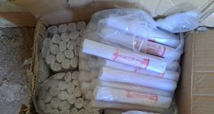 Burkina: 11 fusils d’assaut AK-47, 5 125 munitions et 6 185,57 kg de drogue saisis en 2024 (Douane)