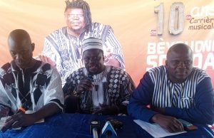Burkina: après dix ans de carrière musicale, il marque une halte